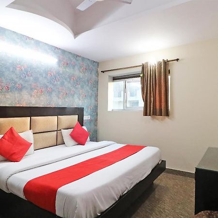 Hotel Westend Holiday Home 5 Mint From Nizamuddin Railway Station New Delhi Exteriör bild