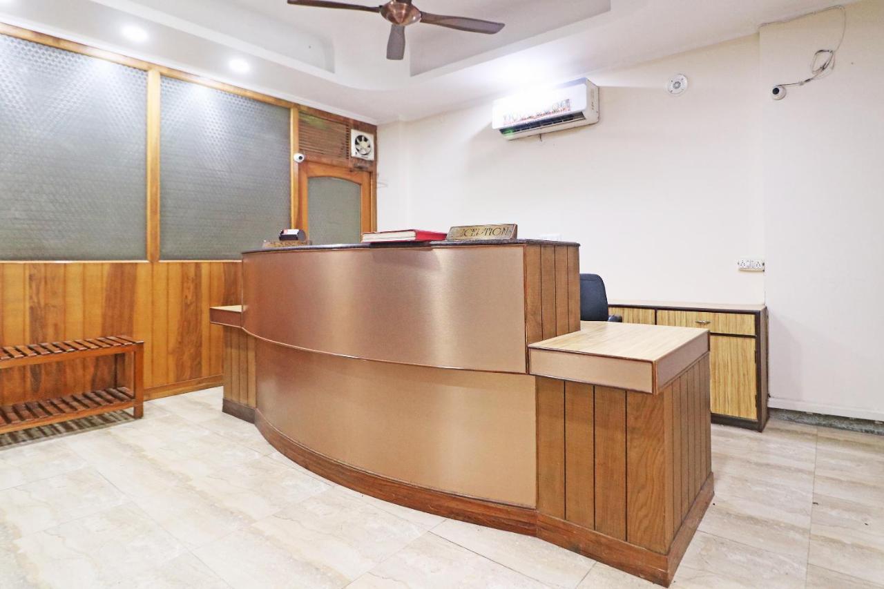 Hotel Westend Holiday Home 5 Mint From Nizamuddin Railway Station New Delhi Exteriör bild