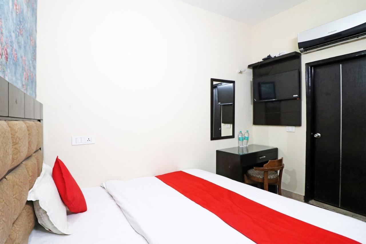 Hotel Westend Holiday Home 5 Mint From Nizamuddin Railway Station New Delhi Exteriör bild