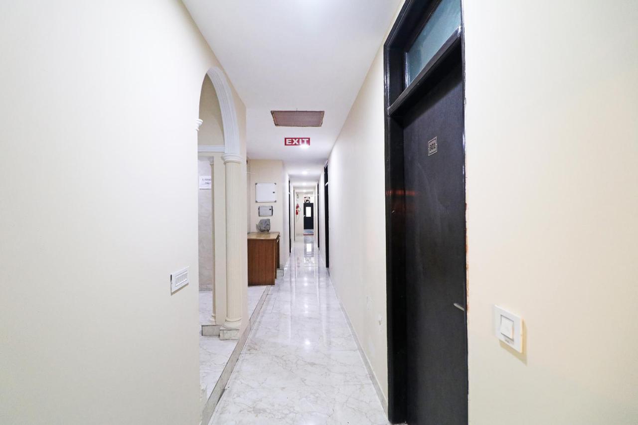 Hotel Westend Holiday Home 5 Mint From Nizamuddin Railway Station New Delhi Exteriör bild
