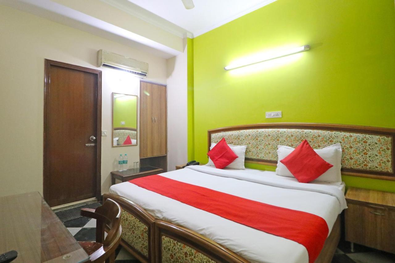 Hotel Westend Holiday Home 5 Mint From Nizamuddin Railway Station New Delhi Exteriör bild