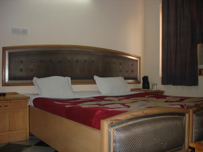 Hotel Westend Holiday Home 5 Mint From Nizamuddin Railway Station New Delhi Exteriör bild
