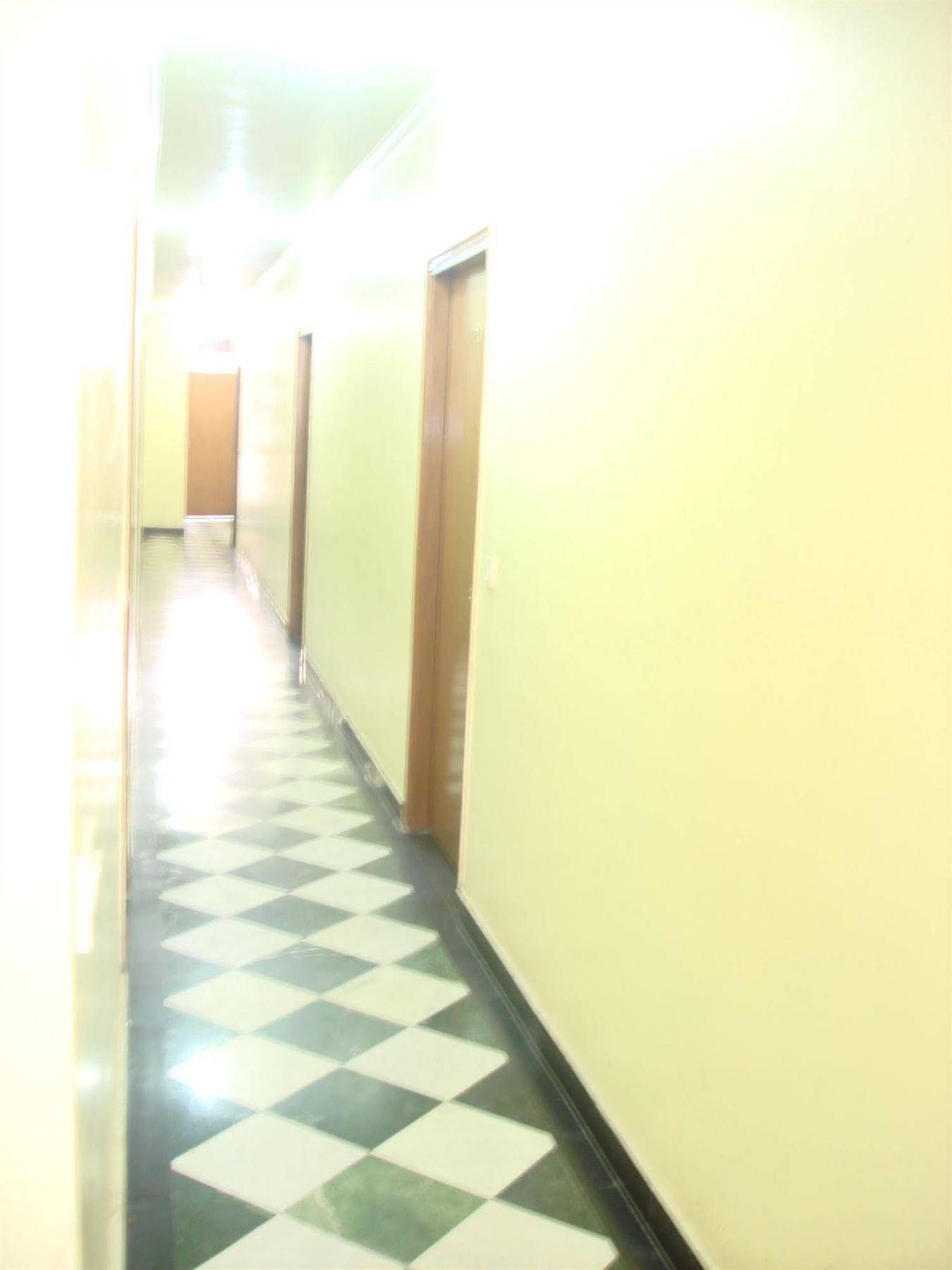 Hotel Westend Holiday Home 5 Mint From Nizamuddin Railway Station New Delhi Exteriör bild